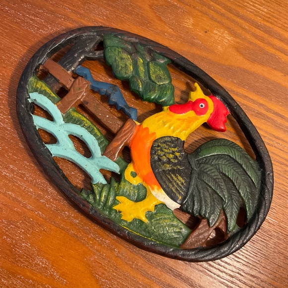 Cast Iron Painted Rooster Trivet with Colourful Farmyard Scene - Hot Pot Stand - Picture 8 of 16